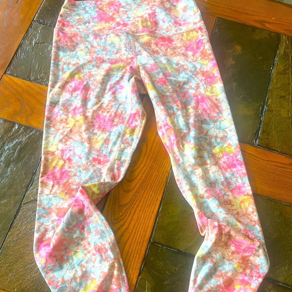 Lululemon floral align 26” capris SZ 10
